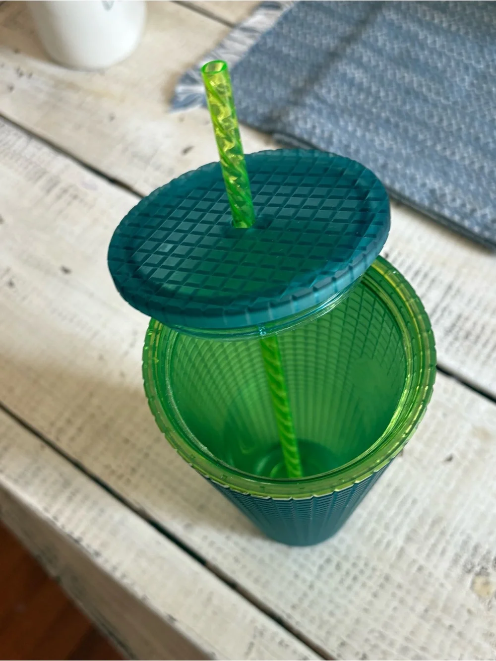 Starbucks Winter Mountain Dew Green Touch Grid Tumbler Venti Cup 24 oz New!